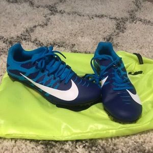 Track shoes